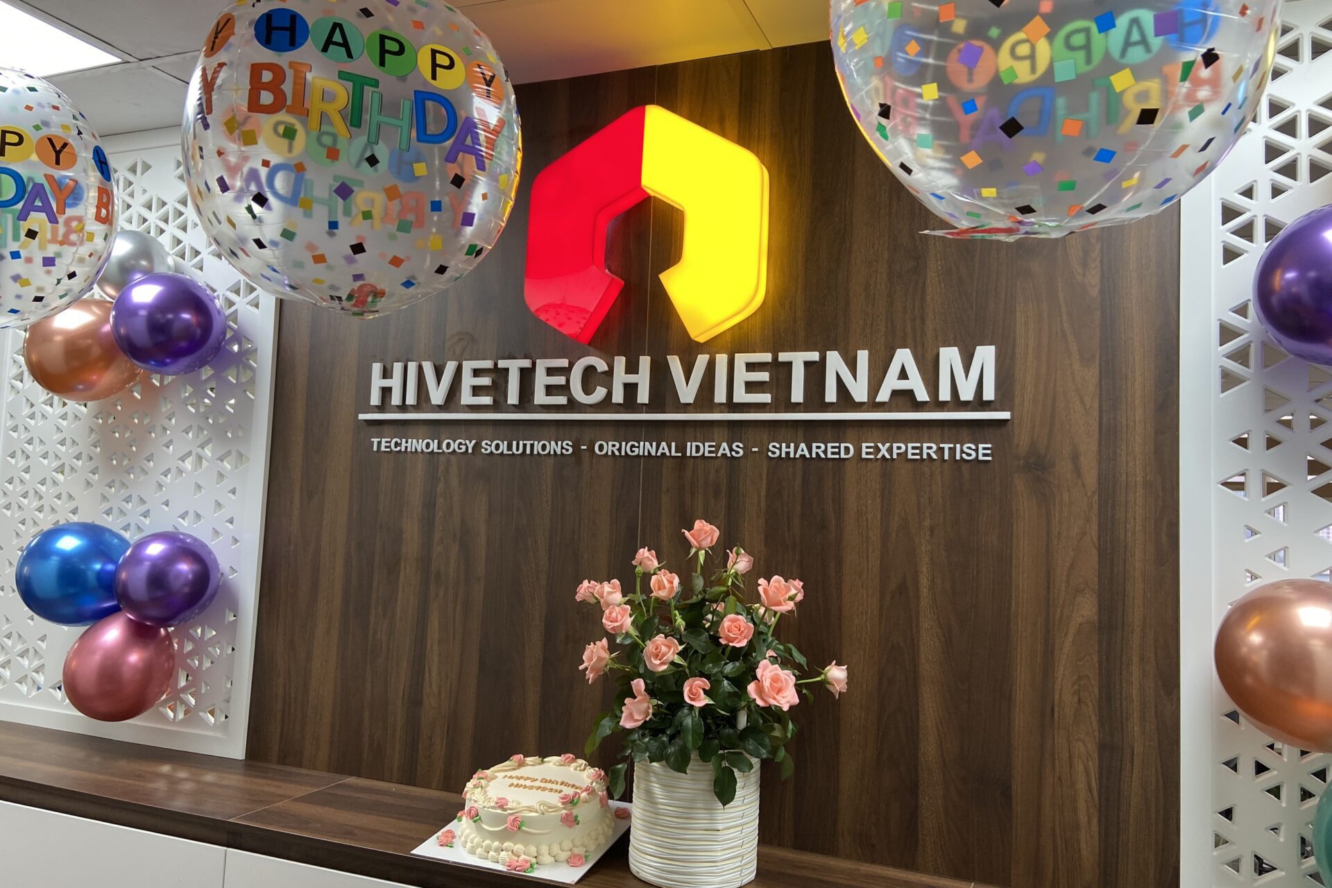 Kỷ niệm 4 năm thành lập HiveTech Solutions 